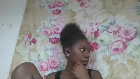 Snapshot of angeeliine chatting on February 28, 9:32 am angeeliine online show from February 28, 9:32 am