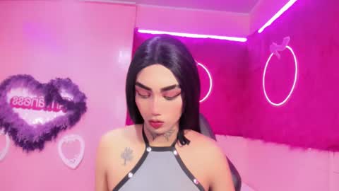 Snapshot of angel21___ chatting on December 3, 8:39 pm Angel21 online show from December 3, 8:39 pm