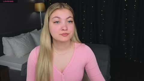 Snapshot of angel__grace chatting on April 26, 12:08 am Grace online show from April 26, 12:08 am