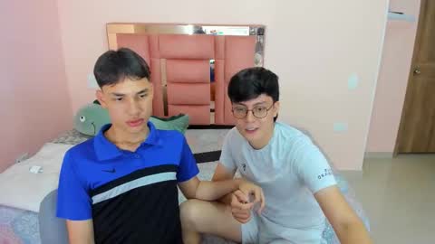 Snapshot of angel_and_jef chatting on November 20, 7:52 am Angel and Jeff online show from November 20, 7:52 am