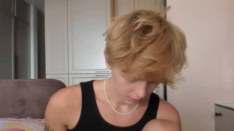 Snapshot of angel_andreww chatting on June 2, 9:55 am angel_andreww online show from June 2, 9:55 am