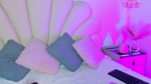 Snapshot of angel_bloom1 chatting on July 4, 2:45 pm Angel online show from July 4, 2:45 pm