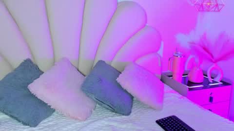 Snapshot of angel_bloom1 chatting on July 6, 3:03 pm Angel online show from July 6, 3:03 pm