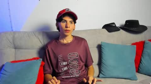 Snapshot of angel_dustt1 chatting on May 27, 8:39 pm angel_dustt1 online show from May 27, 8:39 pm