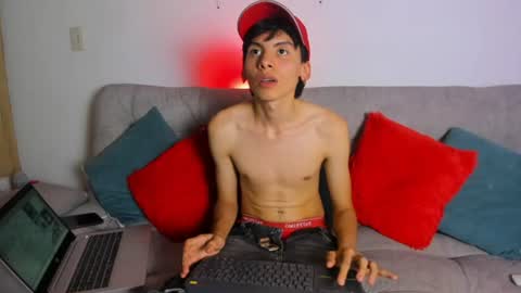 Snapshot of angel_dustt1 chatting on June 17, 11:05 pm angel_dustt1 online show from June 17, 11:05 pm