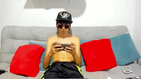 Snapshot of angel_dustt1 chatting on June 25, 8:24 pm angel_dustt1 online show from June 25, 8:24 pm