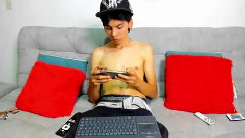 Snapshot of angel_dustt1 chatting on June 26, 9:30 pm angel_dustt1 online show from June 26, 9:30 pm
