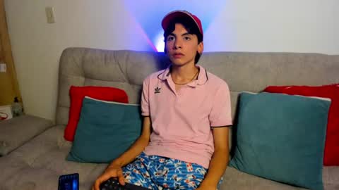 Snapshot of angel_dustt1 chatting on July 5, 8:38 pm angel_dustt1 online show from July 5, 8:38 pm