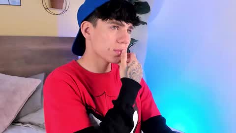 Snapshot of angel_eros_ chatting on February 9, 5:33 am Angel online show from February 9, 5:33 am