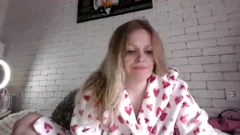 Snapshot of angel_girllovemy chatting on February 17, 8:55 am ANGEL online show from February 17, 8:55 am