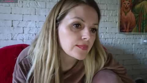 Snapshot of angel_girllovemy chatting on May 4, 1:18 pm ANGEL online show from May 4, 1:18 pm