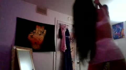 Snapshot of angel_holyday chatting on December 2, 9:02 am angel holyday online show from December 2, 9:02 am
