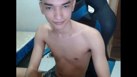 Snapshot of angel_hotc chatting on December 31, 11:49 pm Angel online show from December 31, 11:49 pm