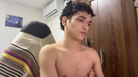 Snapshot of angel_hotc chatting on November 14, 11:24 pm Angel online show from November 14, 11:24 pm