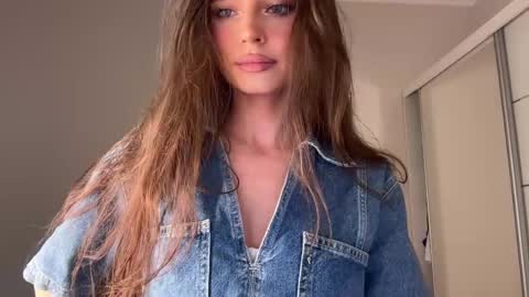 Snapshot of angel_isia chatting on May 16, 4:28 pm isia online show from May 16, 4:28 pm