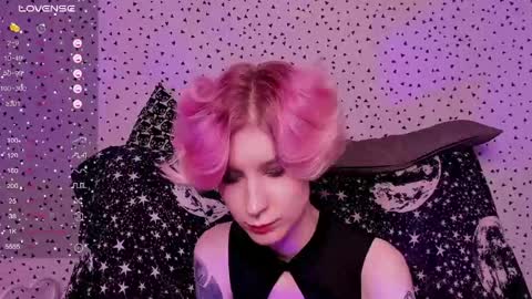 Snapshot of angel_julles chatting on May 17, 2:20 am Angel Dust online show from May 17, 2:20 am