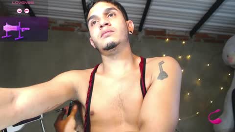 Snapshot of angel_latinboy chatting on June 13, 12:14 pm Angel online show from June 13, 12:14 pm