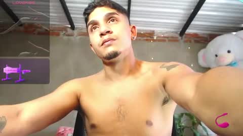 Snapshot of angel_latinboy chatting on June 24, 6:51 pm Angel online show from June 24, 6:51 pm