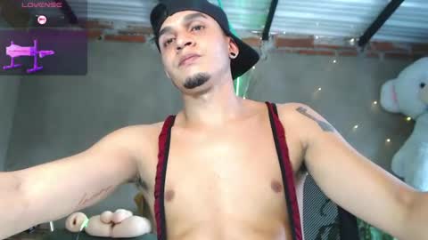 Snapshot of angel_latinboy chatting on July 16, 8:26 pm Angel online show from July 16, 8:26 pm
