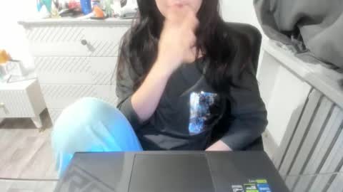 Snapshot of angel_lee__ chatting on January 2, 1:19 pm angel_lee__ online show from January 2, 1:19 pm