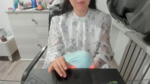 Snapshot of angel_lee__ chatting on January 4, 5:47 pm angel_lee__ online show from January 4, 5:47 pm