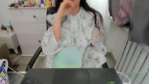 Snapshot of angel_lee__ chatting on February 19, 6:00 am angel_lee__ online show from February 19, 6:00 am