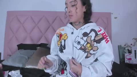 Angel  online show from February 14, 9:13 am