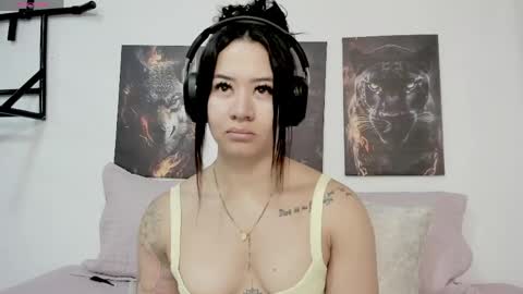 Snapshot of angel_martins chatting on April 27, 11:52 am Angel online show from April 27, 11:52 am