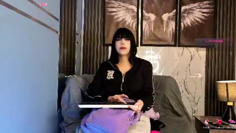 Snapshot of angel_medussa chatting on June 30, 12:06 pm angel_medussa online show from June 30, 12:06 pm