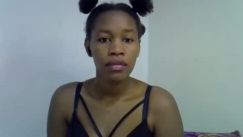 Snapshot of angel_mia5 chatting on November 13, 9:30 am angel_mia5 online show from November 13, 9:30 am