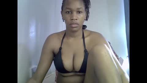 Snapshot of angel_mia5 chatting on May 3, 12:33 pm angel_mia5 online show from May 3, 12:33 pm