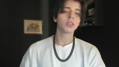 Snapshot of angel_miguel_ chatting on July 24, 8:29 pm Angel Scott online show from July 24, 8:29 pm