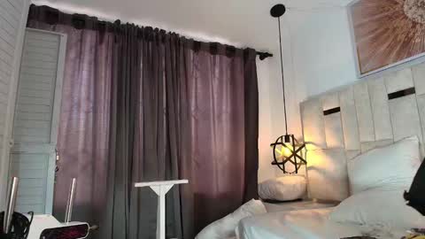 Snapshot of angel_perverted1 chatting on October 20, 11:32 am Nicolle online show from October 20, 11:32 am