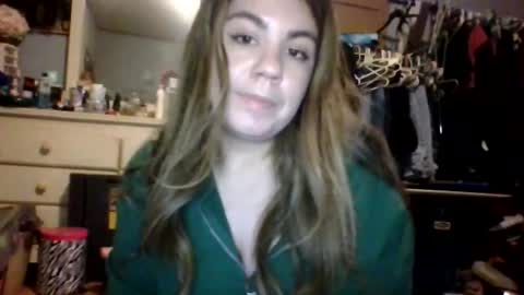 Snapshot of angel_raexx chatting on November 11, 6:02 am Angel online show from November 11, 6:02 am