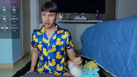 Snapshot of angel_the_king chatting on June 17, 2:25 am Angel online show from June 17, 2:25 am