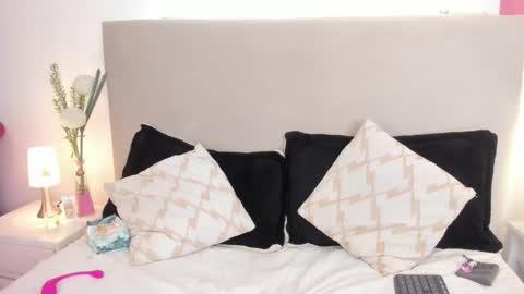 angel_velvet_ online show from March 8, 2:04 am