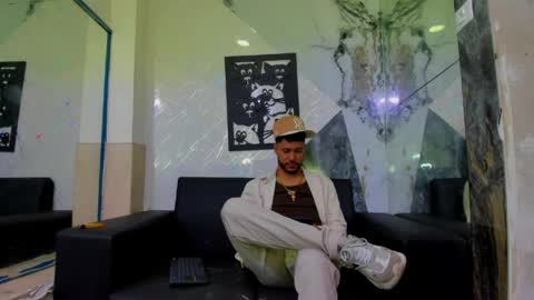 angel_villareal_ online show from March 28, 12:27 pm