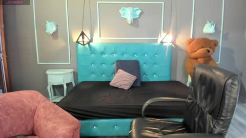 Snapshot of angel_white25 chatting on April 7, 11:21 am Angel online show from April 7, 11:21 am