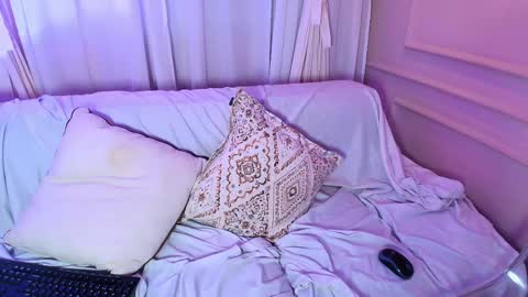 Snapshot of angel_zafiros chatting on April 16, 6:41 pm Seortia Angel online show from April 16, 6:41 pm