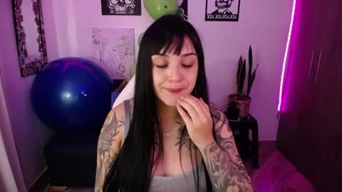 Snapshot of angela_lauren chatting on April 30, 12:50 am Angela online show from April 30, 12:50 am