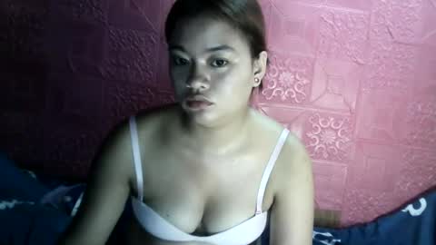 Snapshot of angela_rose12345 chatting on June 16, 10:51 am angela_rose12345 online show from June 16, 10:51 am
