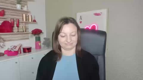 Angela online show from March 11, 7:03 am