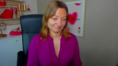 Snapshot of angela_samt chatting on June 11, 6:11 am Angela online show from June 11, 6:11 am