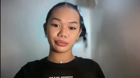 Snapshot of angela_star888 chatting on May 15, 1:07 pm angela_star888 online show from May 15, 1:07 pm