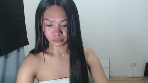 Snapshot of angela_star888 chatting on May 21, 1:07 pm angela_star888 online show from May 21, 1:07 pm