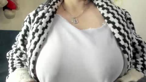 Angela online show from November 10, 2:10 am