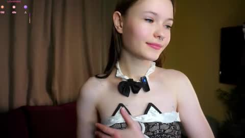 Snapshot of angelabalay chatting on November 16, 11:16 am Mary online show from November 16, 11:16 am