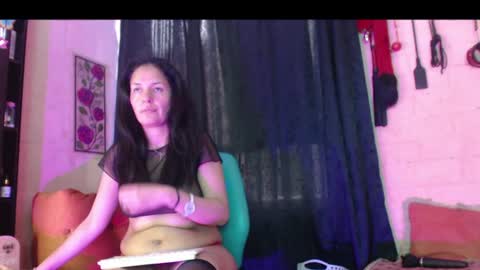 Snapshot of angelamaturevip chatting on June 8, 9:26 pm Angela online show from June 8, 9:26 pm