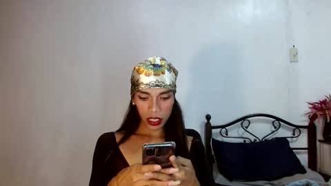 Snapshot of angelamonroe chatting on January 28, 1:05 pm SENORITA online show from January 28, 1:05 pm