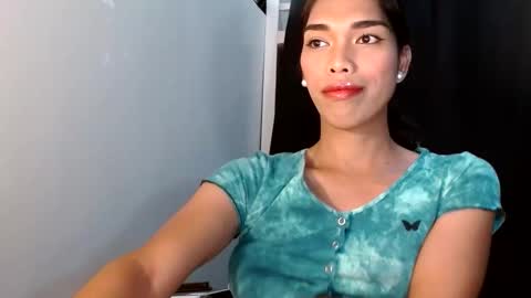 SENORITA online show from April 17, 9:51 pm